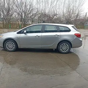 Opel Astra J, 2010