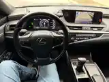 Lexus ES series, 2019-8