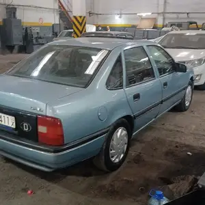 Opel Vectra A, 1989