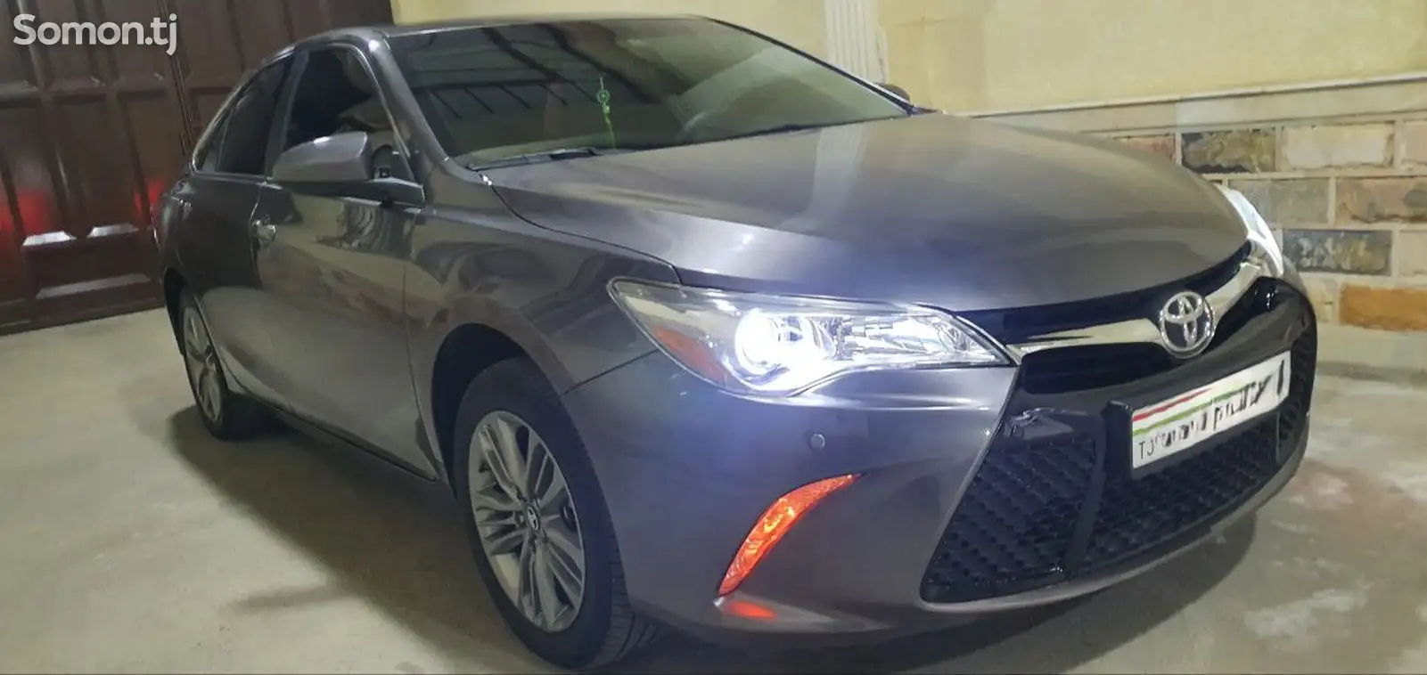 Toyota Camry, 2017-1