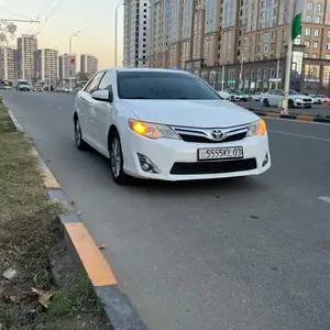 Toyota Camry, 2012