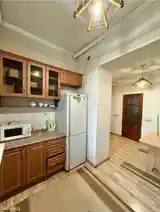 3-комн. квартира, 1 этаж, 81м², Ул. М. Турсунзода 8-5