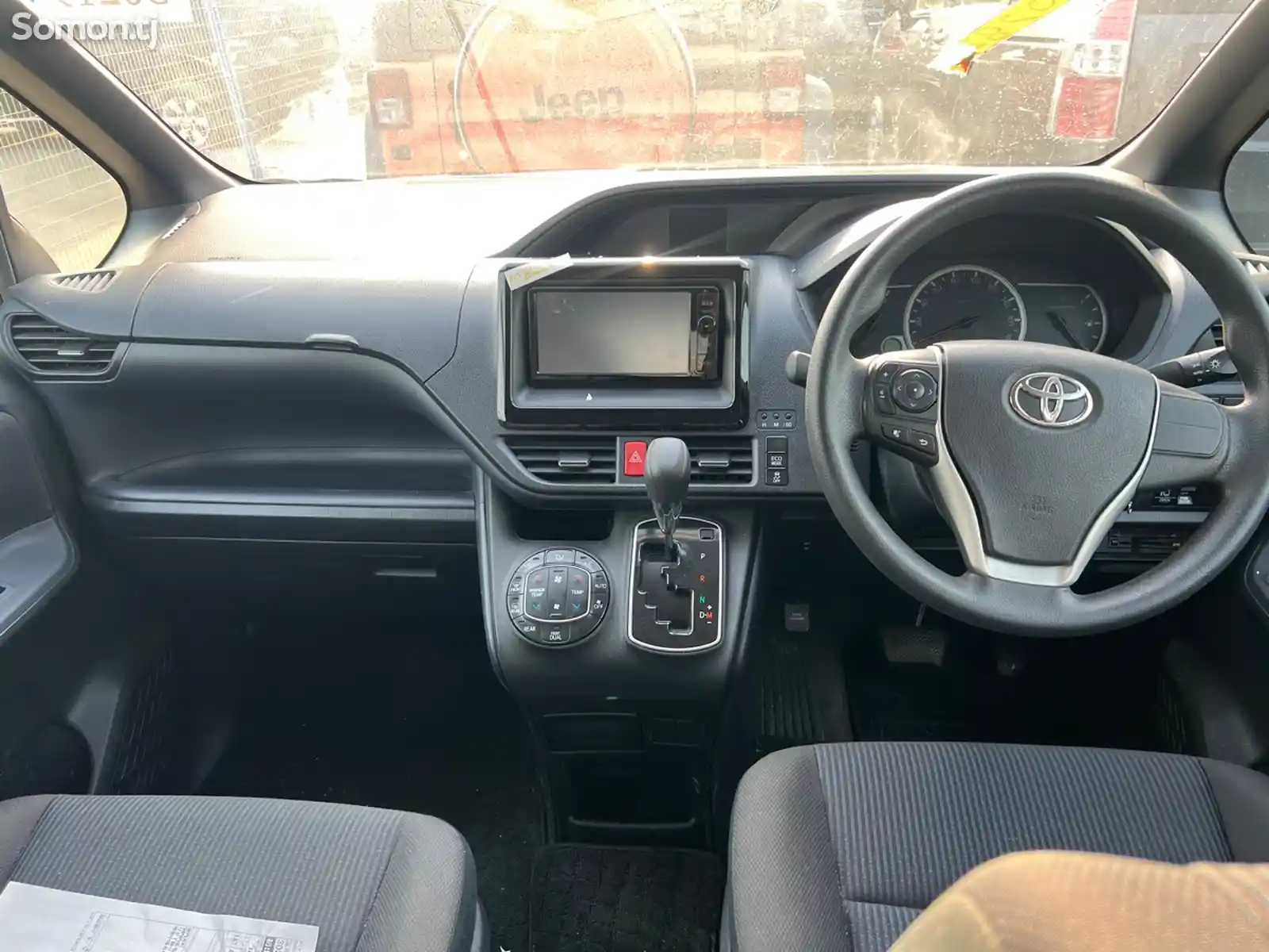 Toyota Voxy, 2014 на заказ-6