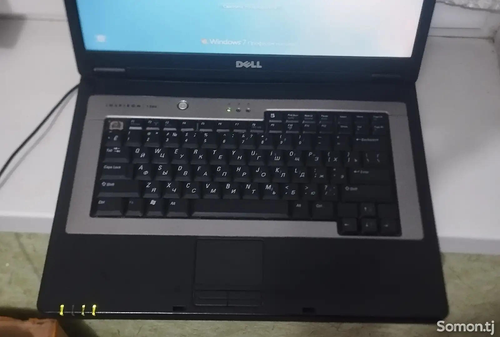 Ноутбук DELL-3