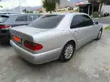 Mercedes-Benz E class, 2000-4