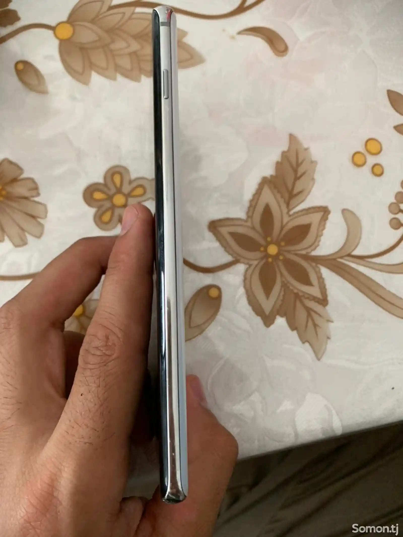 Samsung Galaxy S10 Plus-2