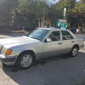 Mercedes-Benz W124, 1993