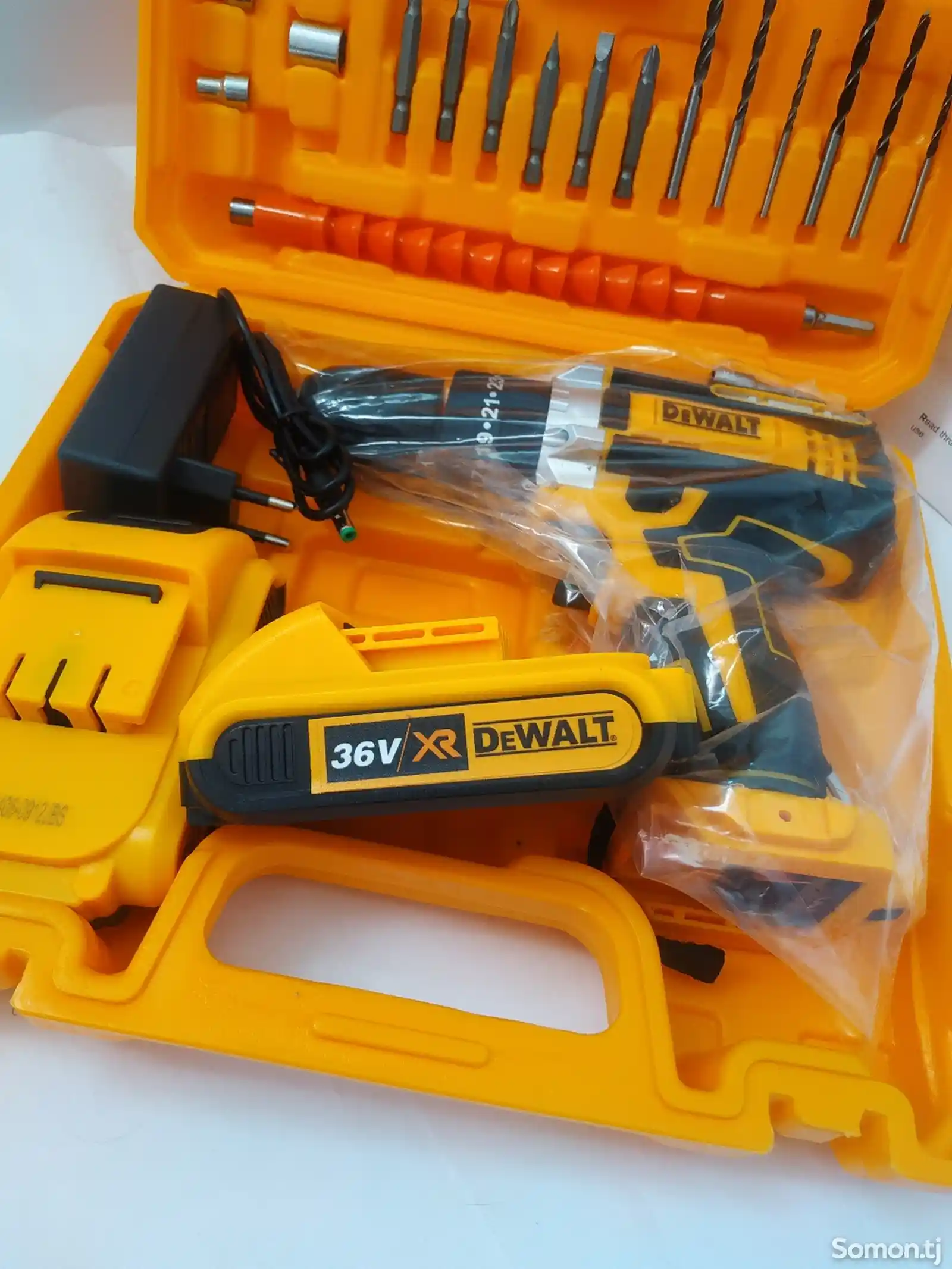 Шуруповерт DeWALT-5