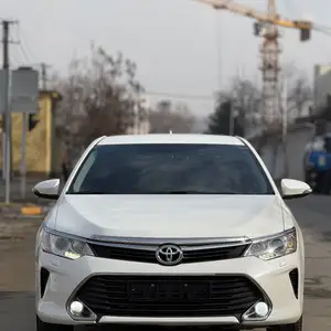 Toyota Camry, 2016