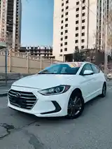 Hyundai Elantra, 2017-4