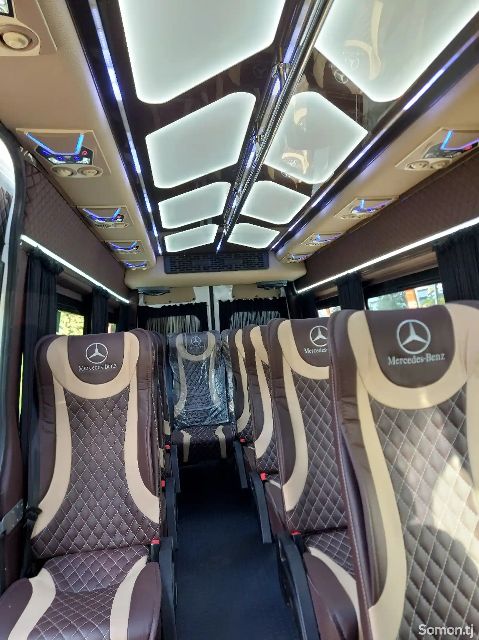 Услуги пассажирских перевозок на Mercedes-Benz Sprinter-1