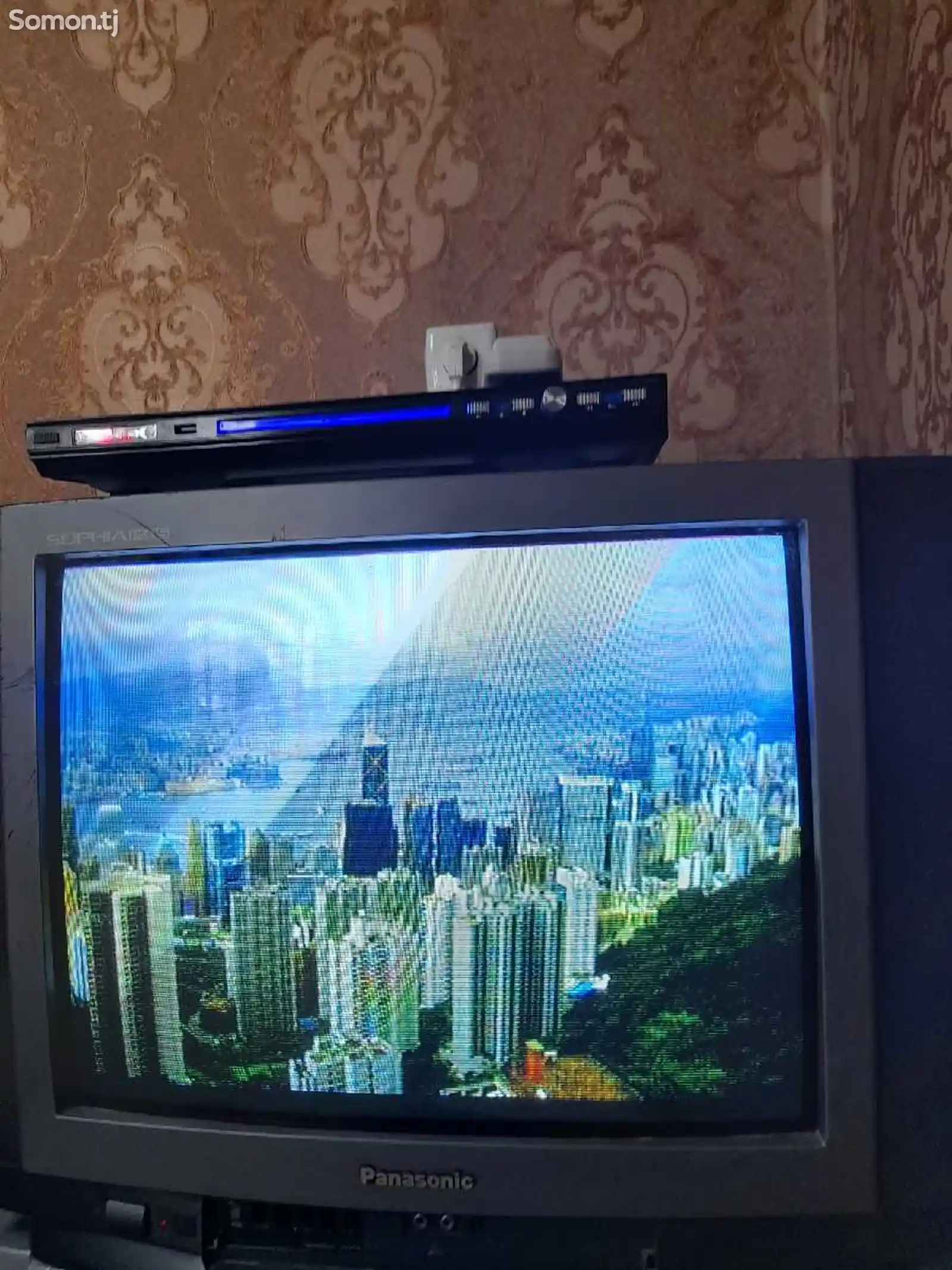 Телевизор Panasonic-1