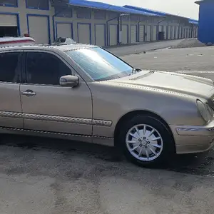 Mercedes-Benz E class, 2001