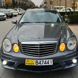 Лобовое стекло на Mercedes W211