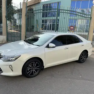 Toyota Camry, 2017