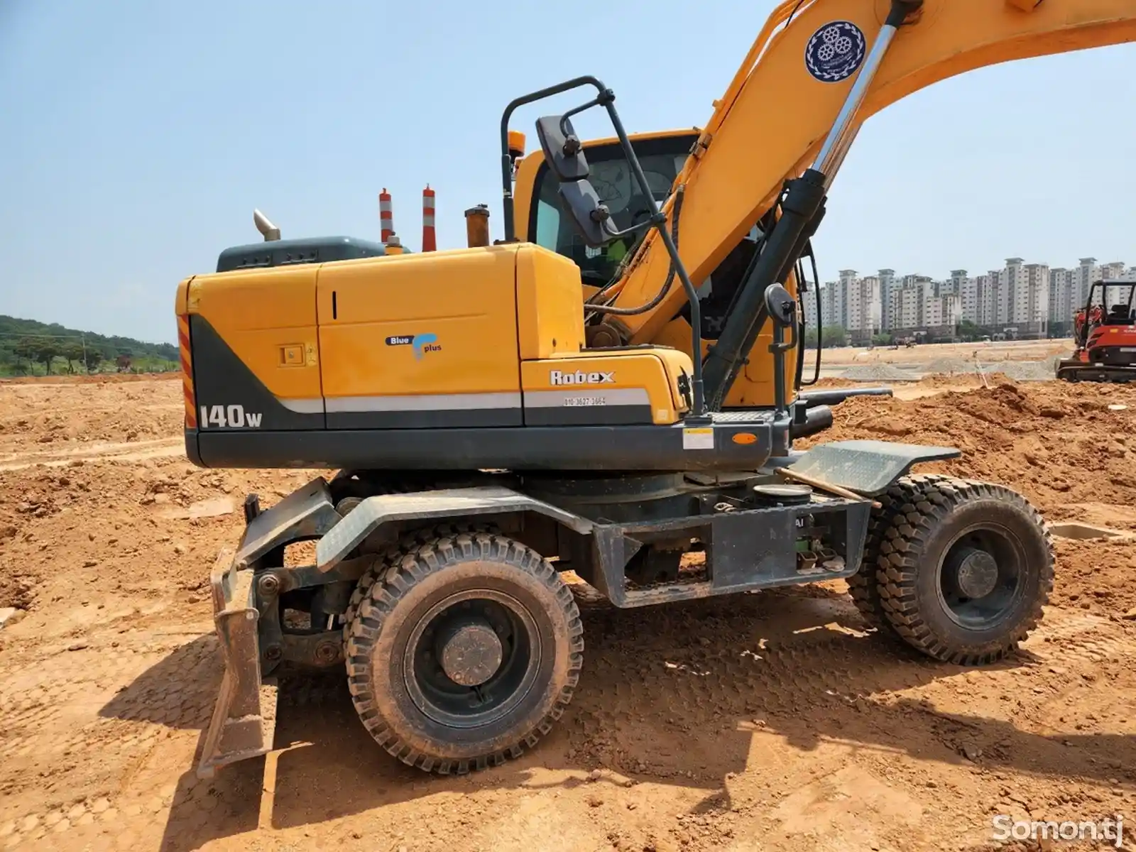 Экскаватор Hyundai R140W-3