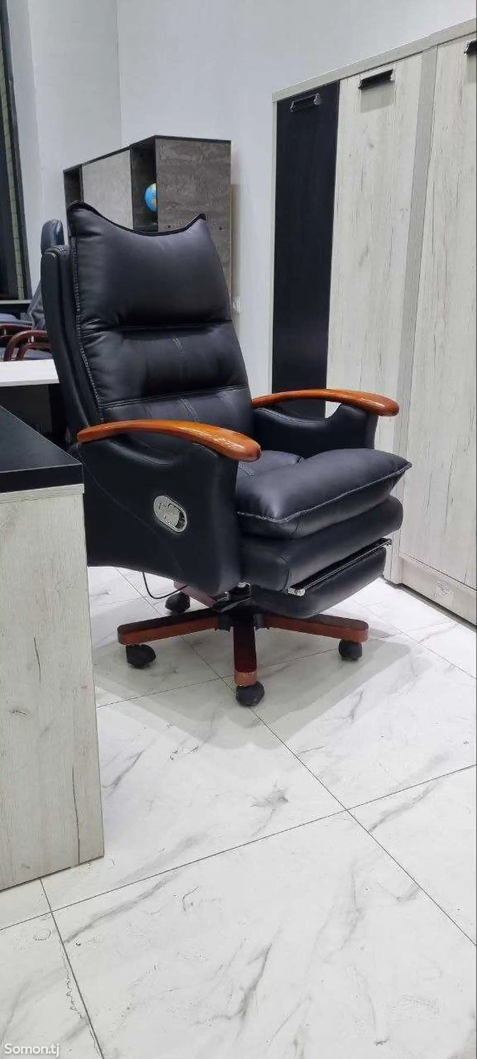 Руководительское кресло Baron-1