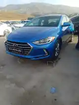 Hyundai Elantra, 2016-5