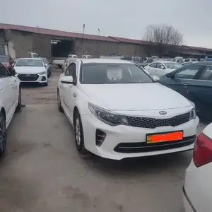 Kia K5, 2016