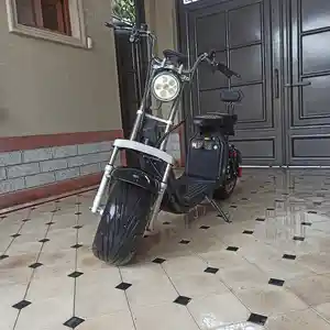 Электробайкерский скутер Harley