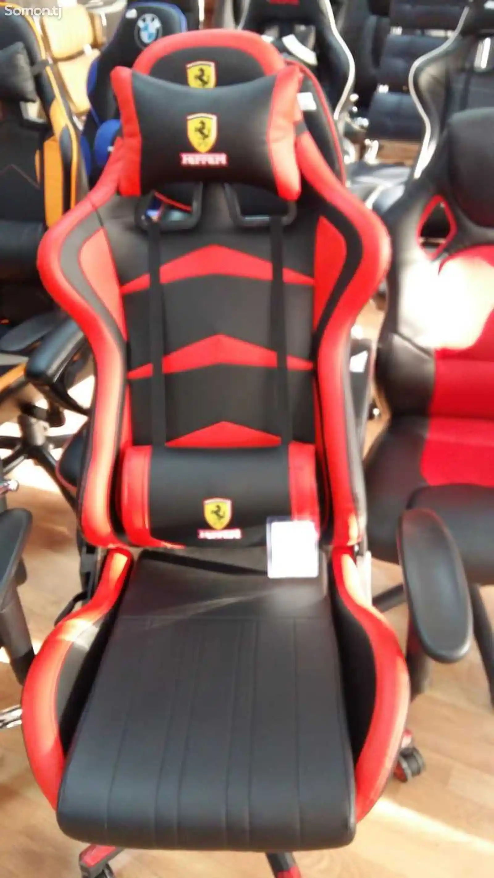 Спортивное кресло Ferrari-2