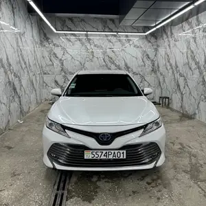 Toyota Camry, 2018