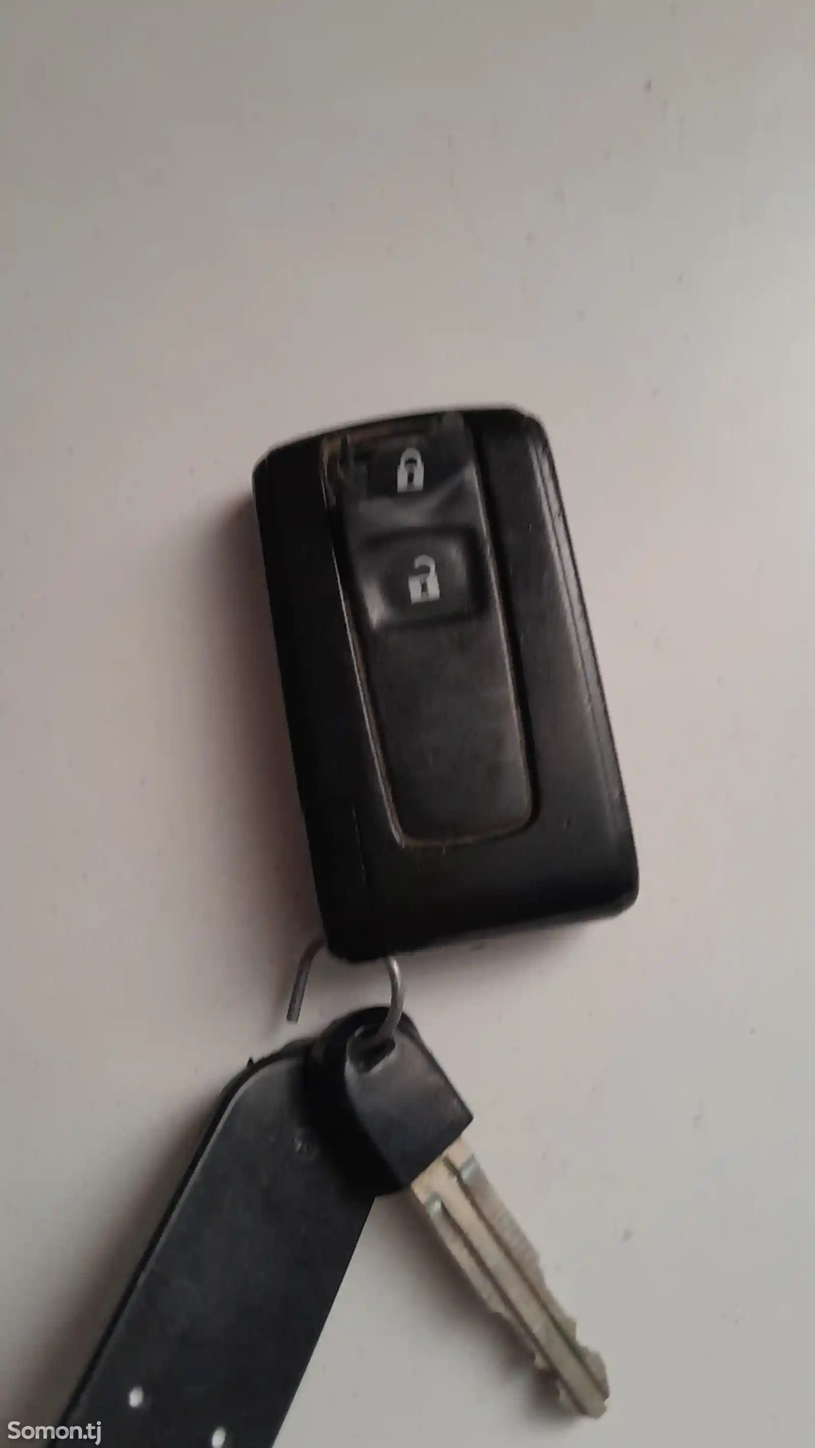 Ключи от Toyota corolla verso