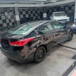 Hyundai Elantra, 2013