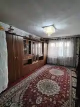 2-комн. квартира, 4 этаж, 60 м², 33 мкр-2