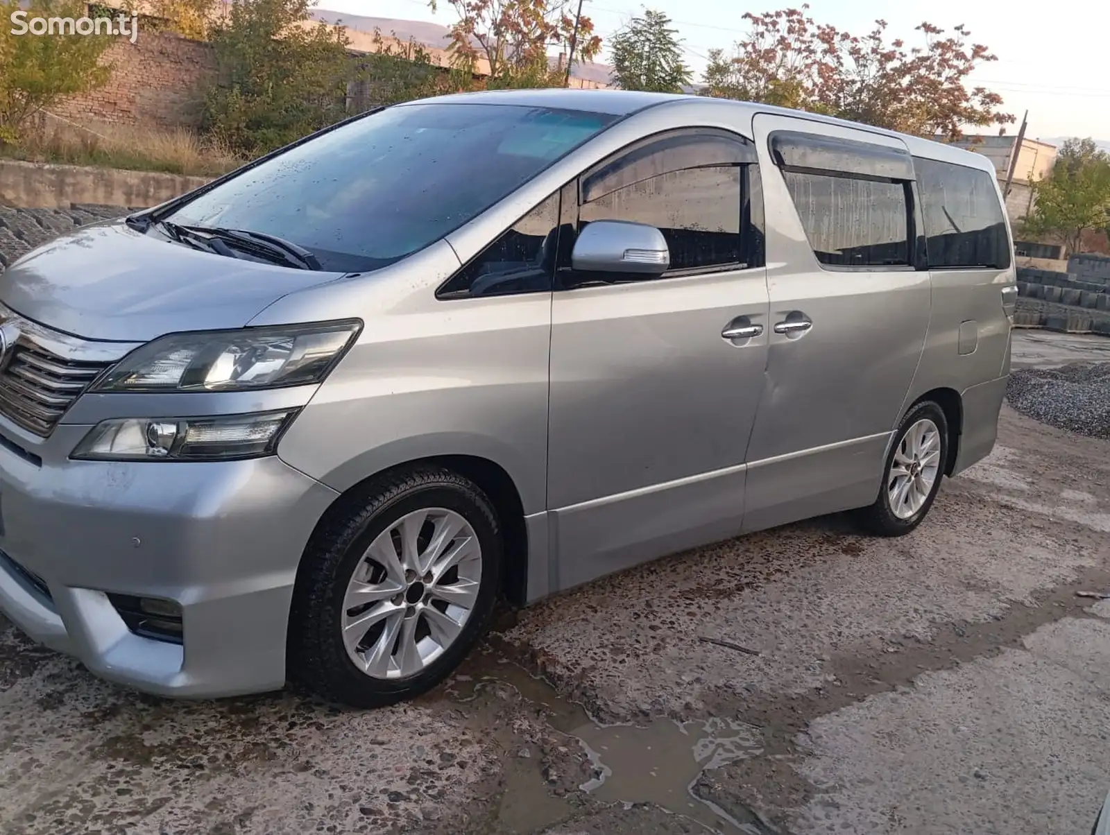 Toyota Vellfire, 2010-1