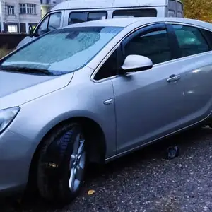 Opel Astra J, 2010