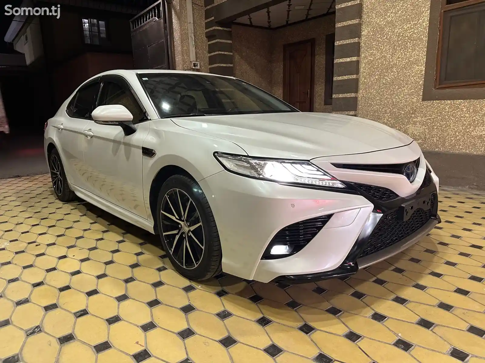 Toyota Camry, 2019-3