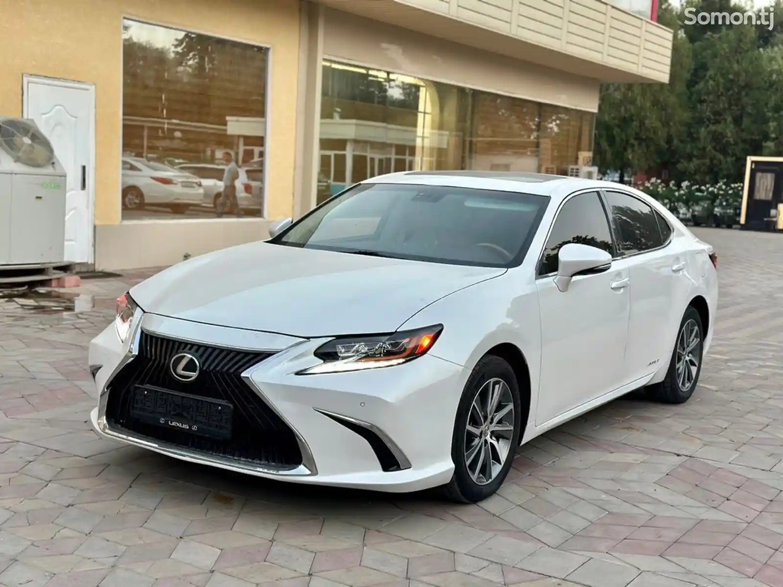 Lexus ES series, 2016-2