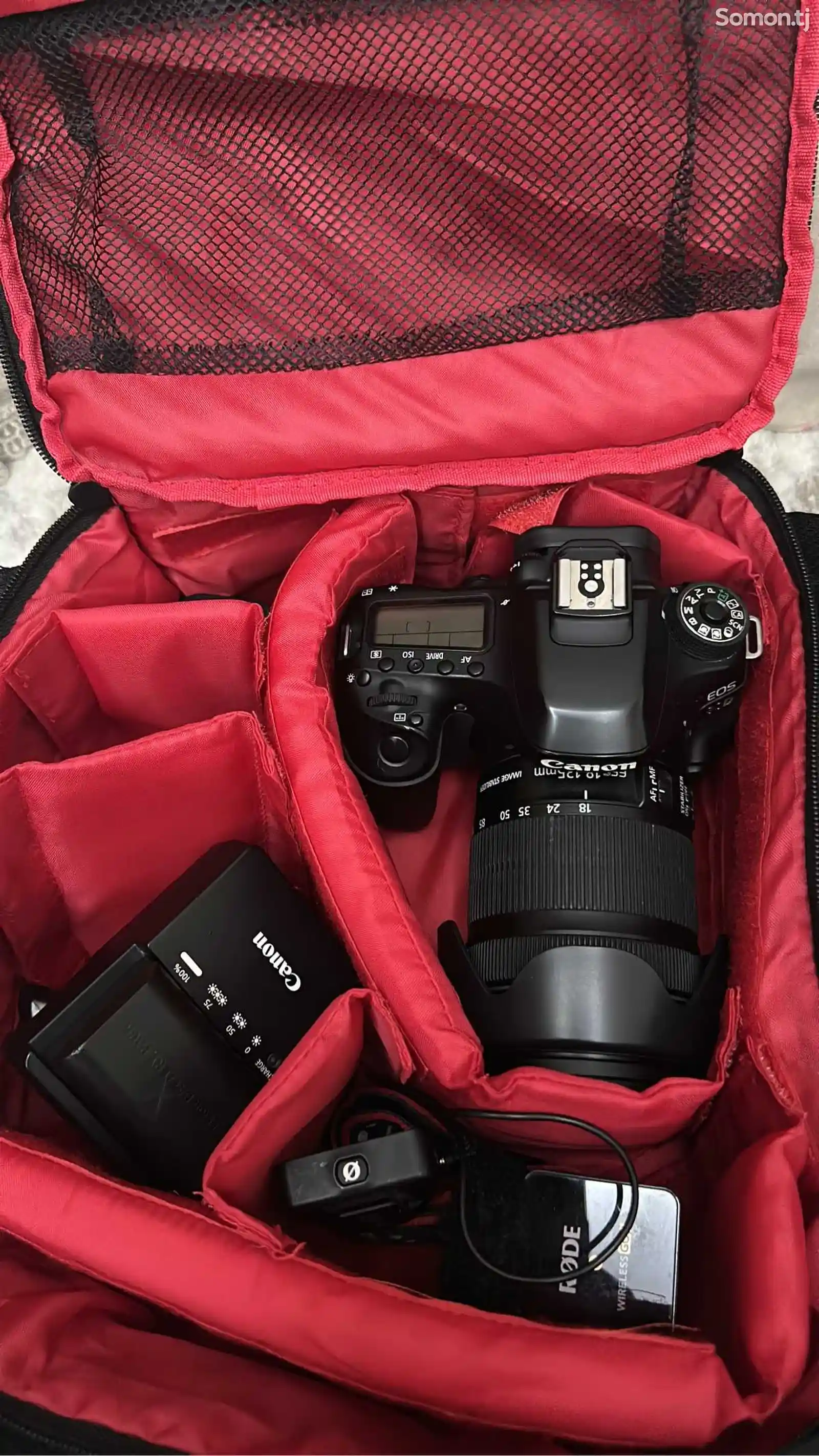 Видеокамера Canon 80D Объектив 18-135 STM 5 АКБ