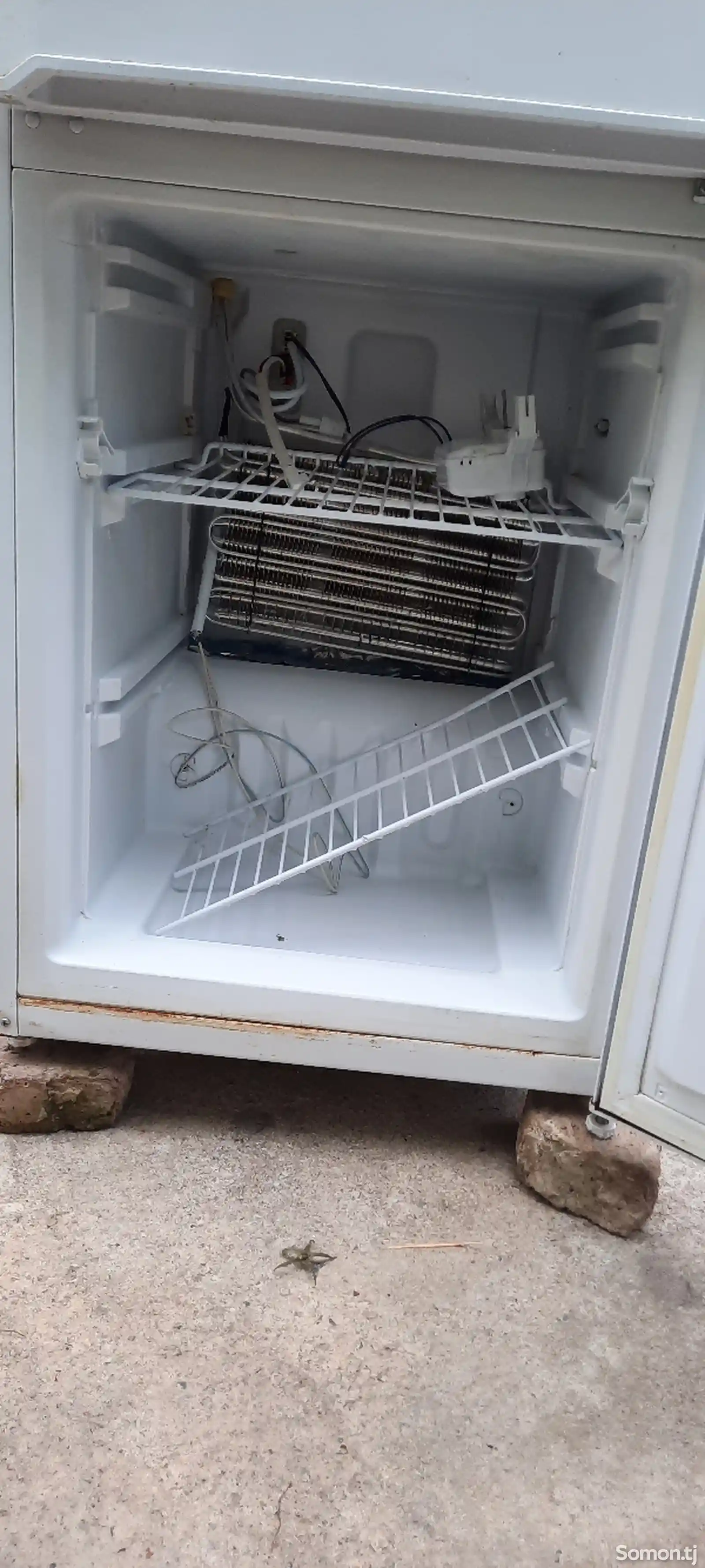 Холодильник на запчасти-3