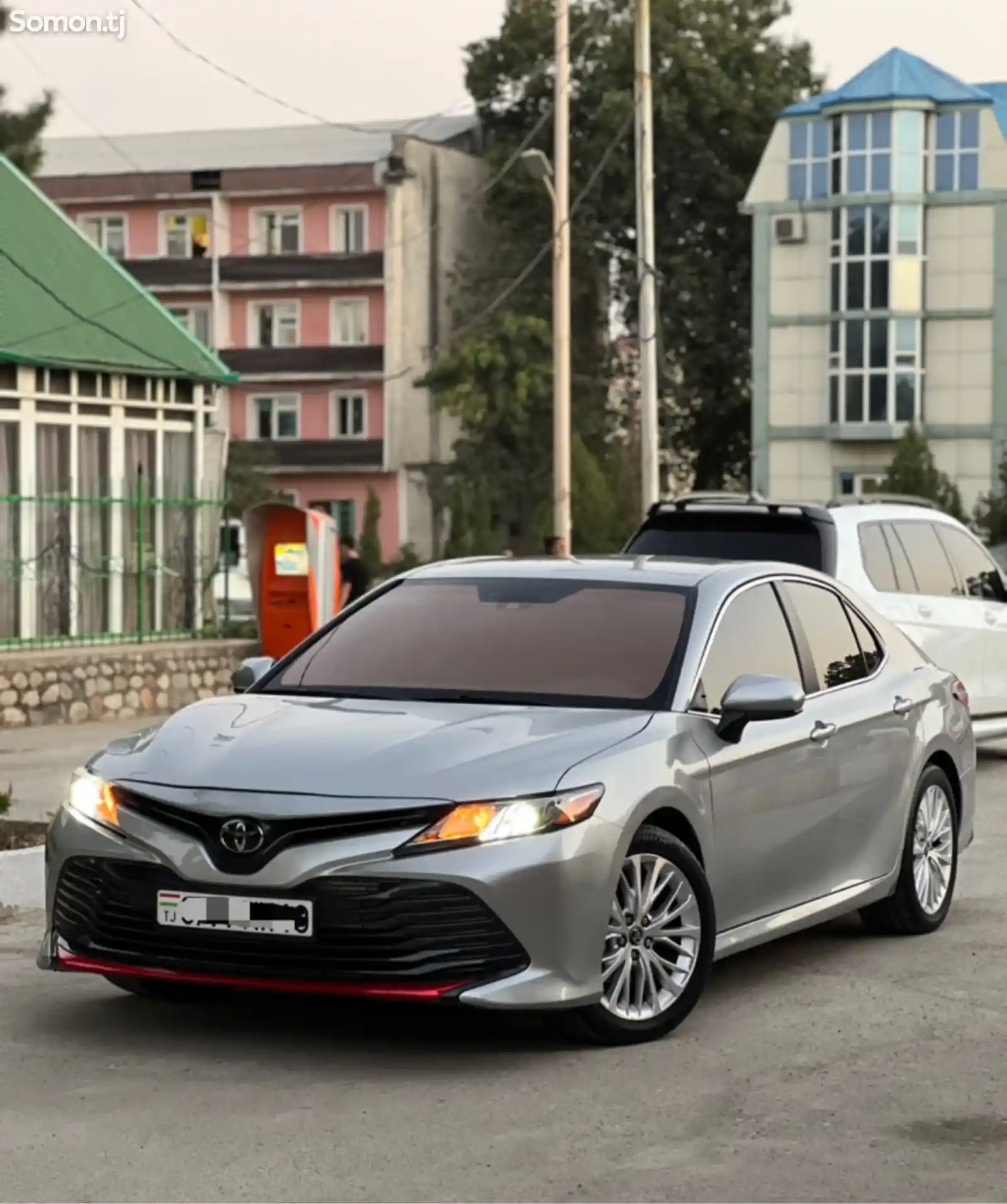 Toyota Camry, 2018-1