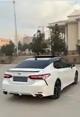 Toyota Camry, 2020-3