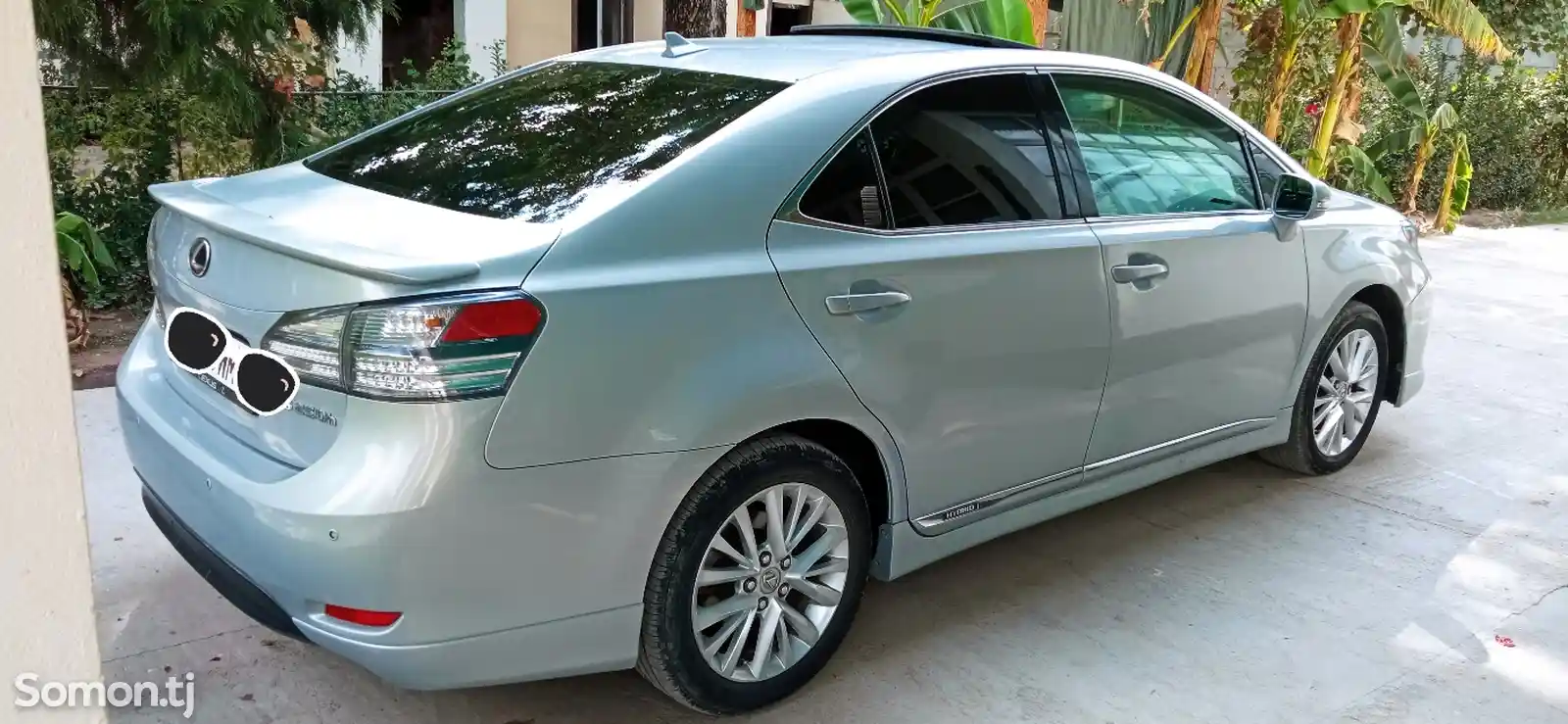 Lexus HS series, 2011-1