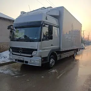 Бортовой грузовик Mercedes-Benz Atego 824, 2008