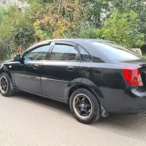 Chevrolet Lacetti, 2004