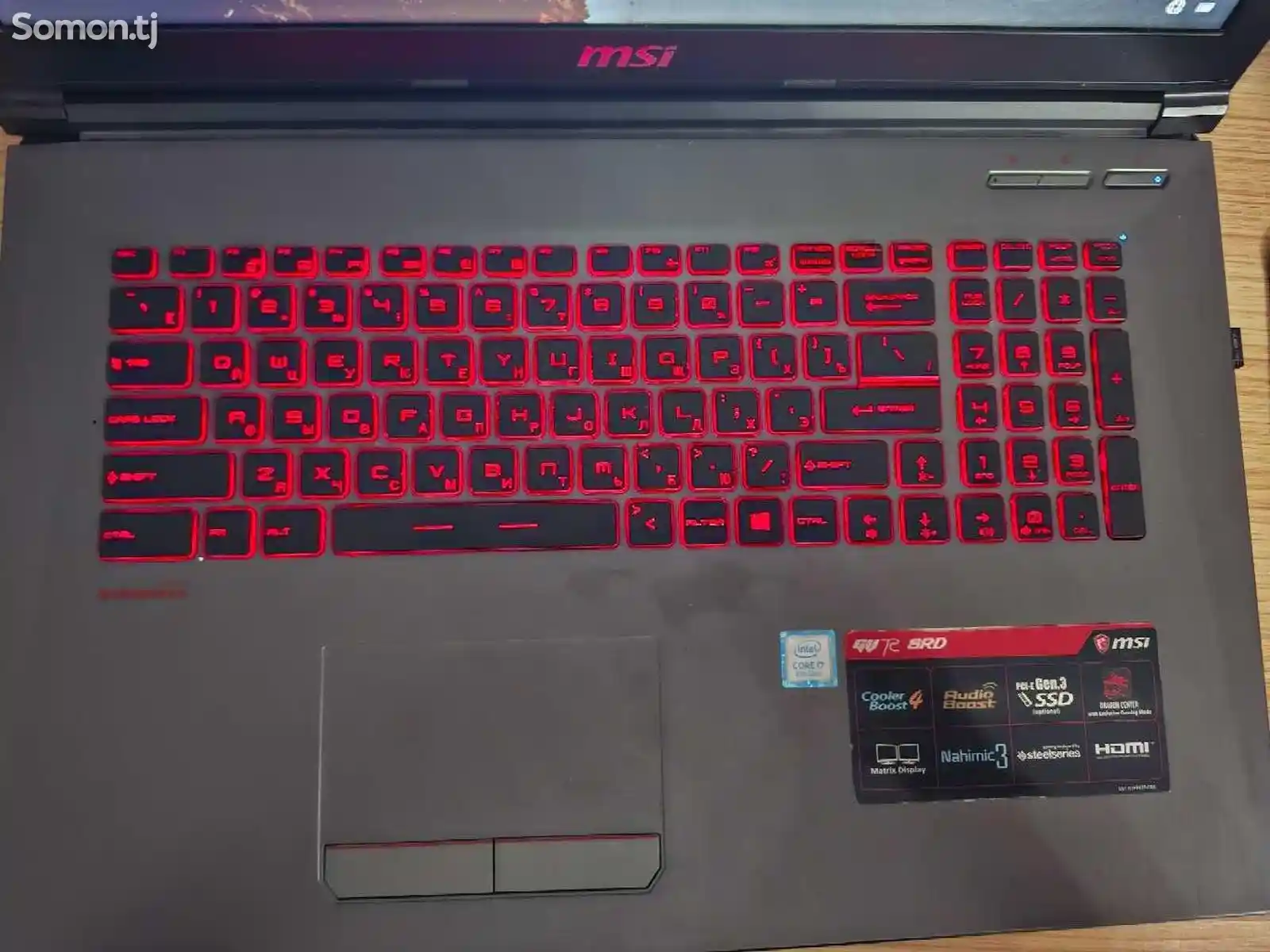 Ноутбук MSI-4