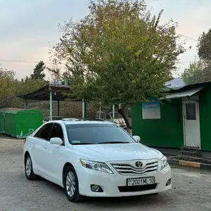 Toyota Camry, 2011