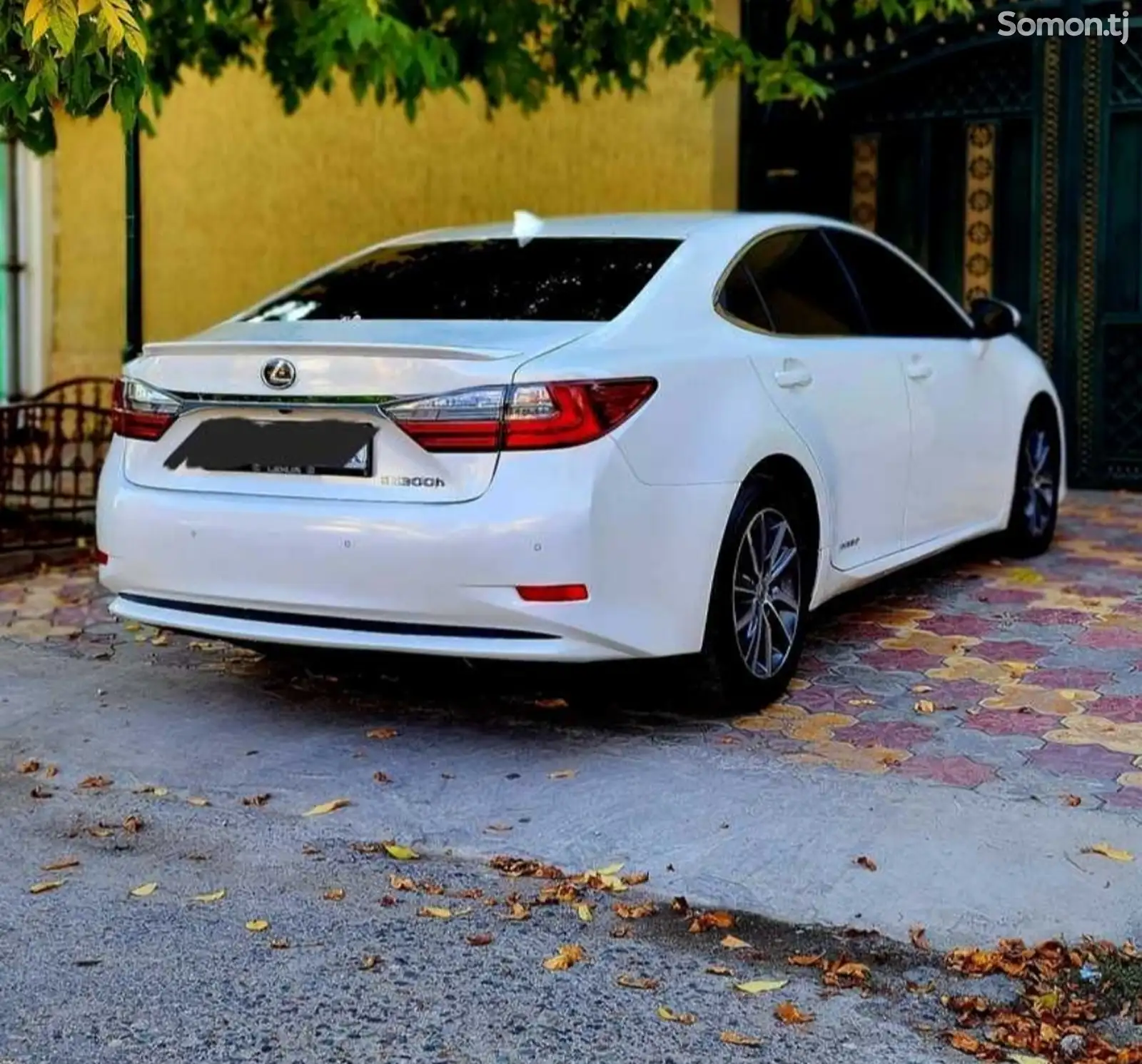 Пластмассы бампера от lexus ES 2012-2017 Hibrid-3