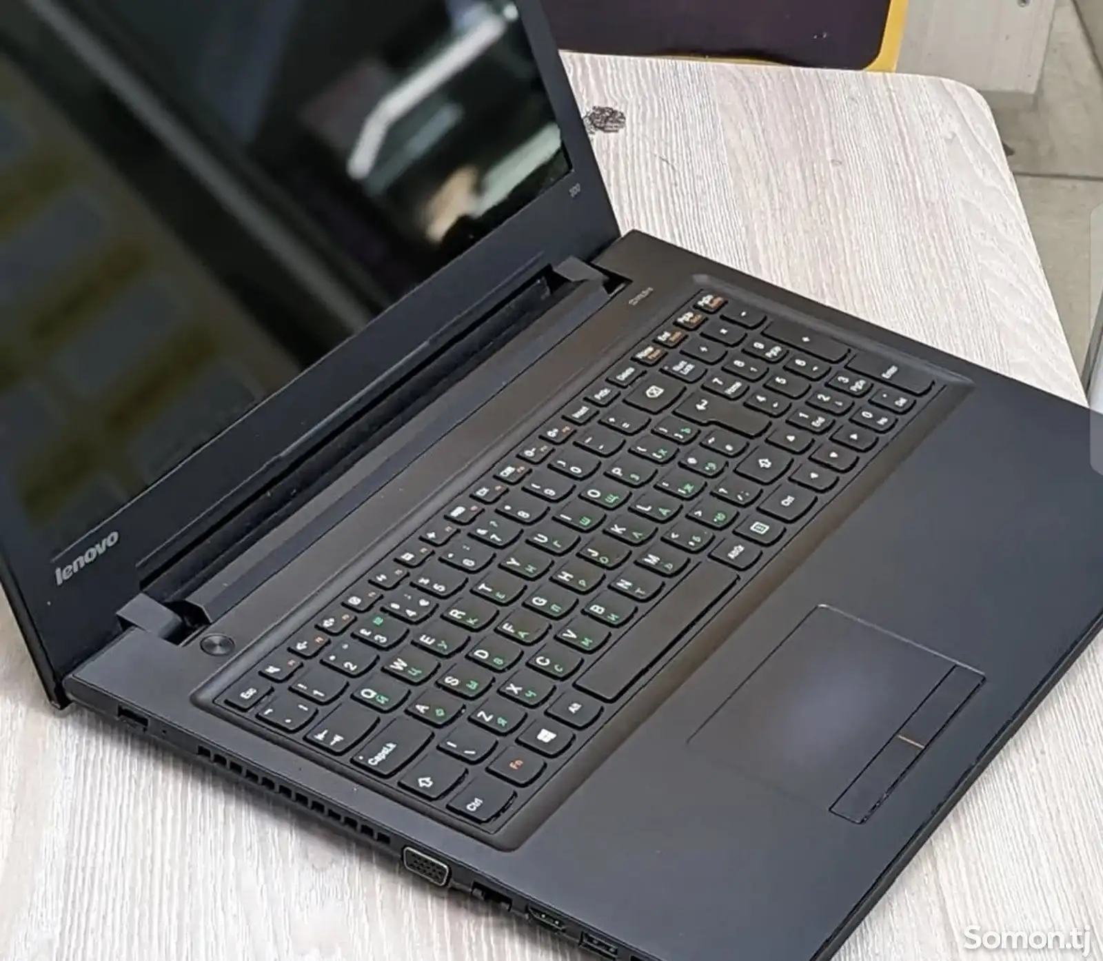 Ноутбук LENOVO-1