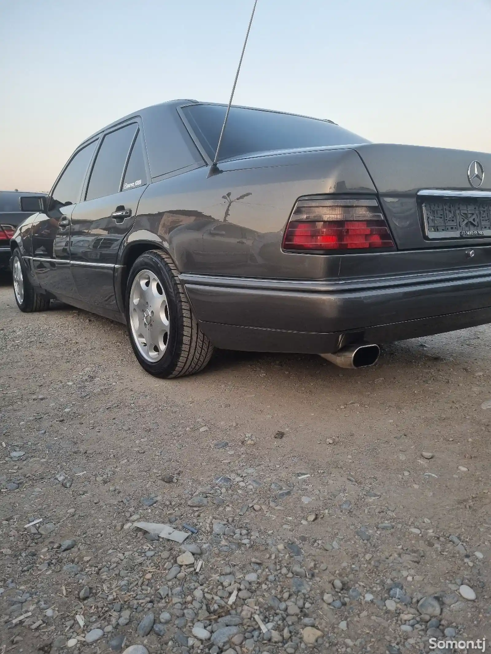 Mercedes-Benz W124, 1993-13