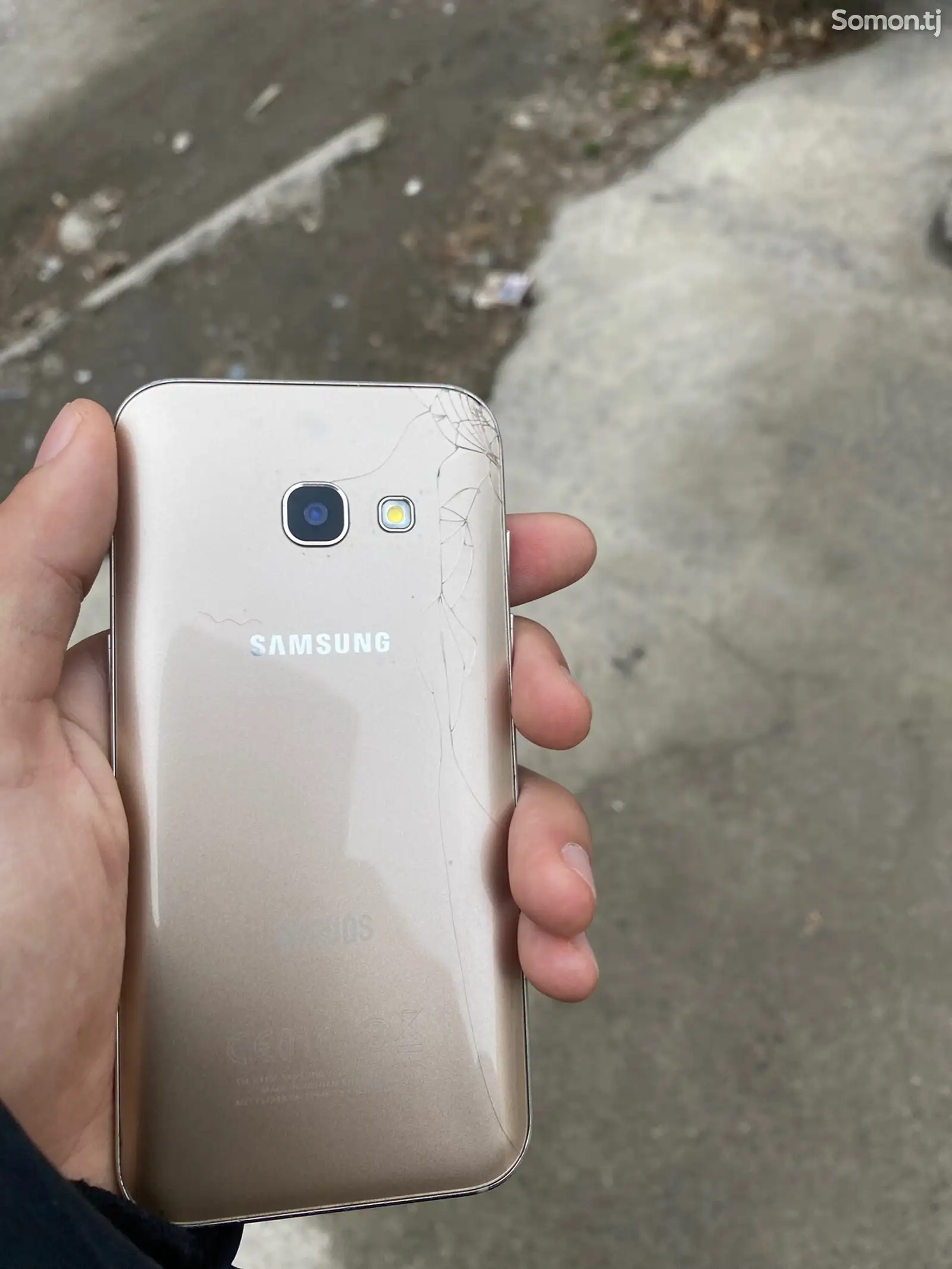 Samsung Galaxy A3-1