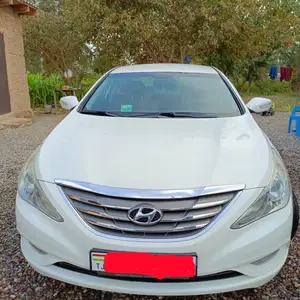 Hyundai Sonata, 2011