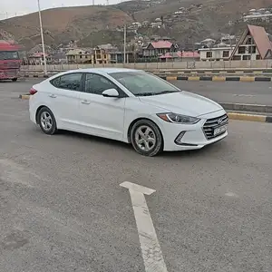 Hyundai Elantra, 2017