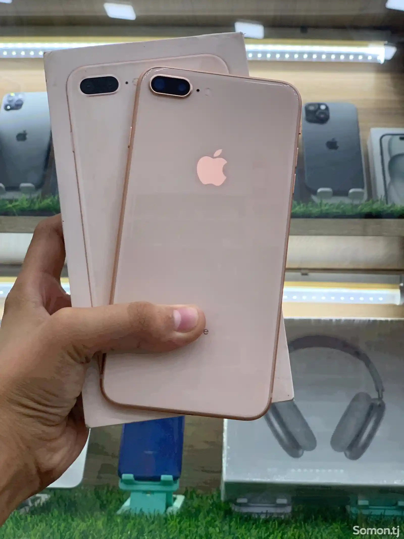 Apple iPhone 8 plus, 64 gb, Gold-1