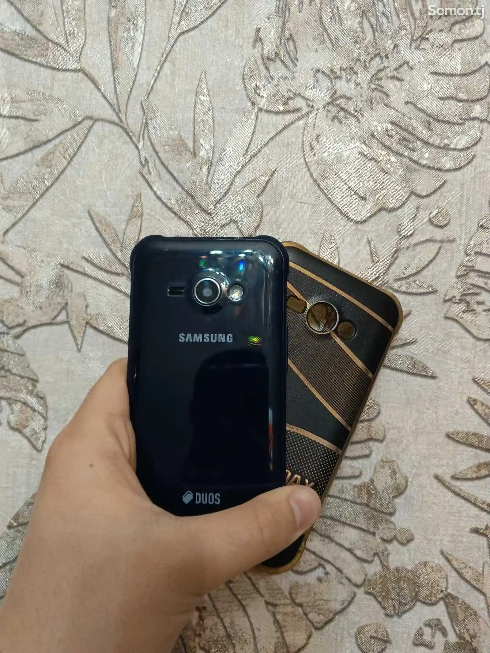 Samsung Galaxy J1 ace-2